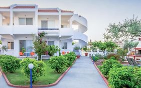 Villa Maroula